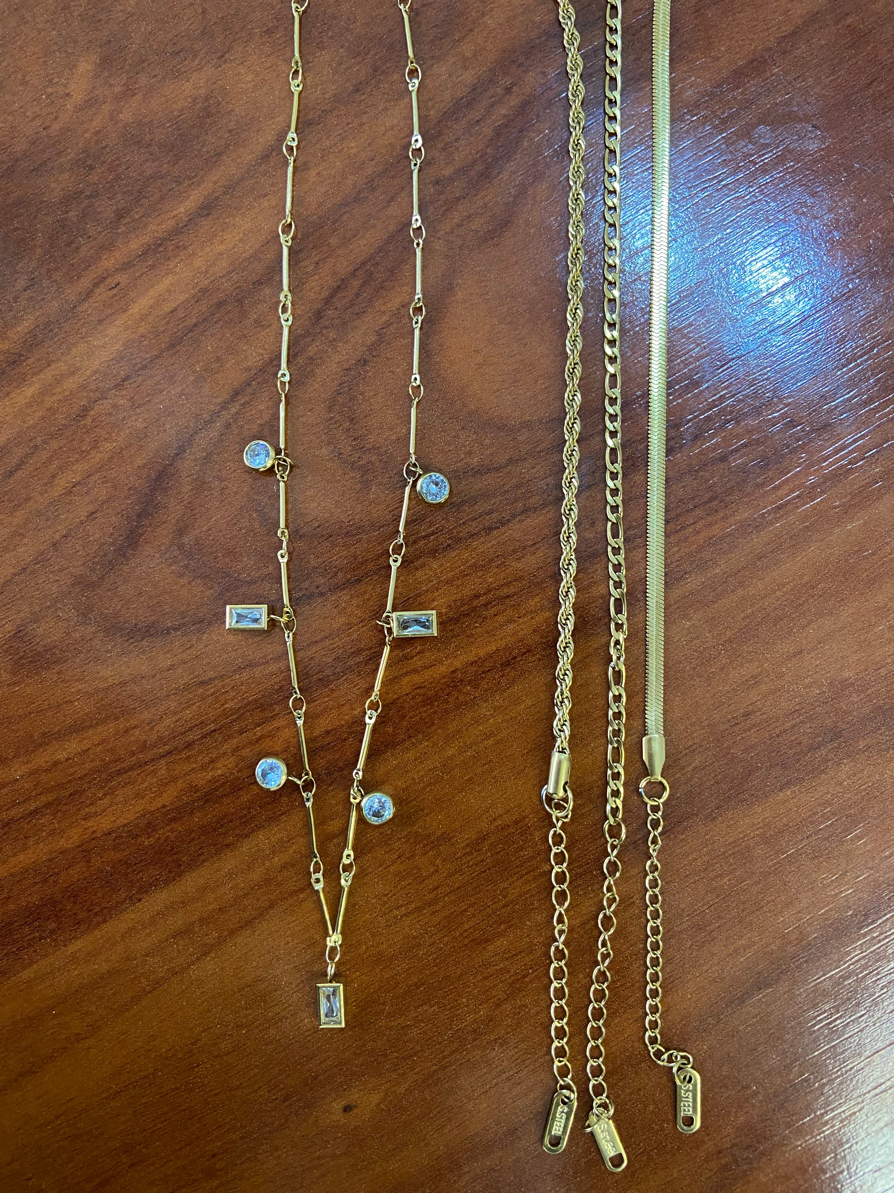 Conjunto de collar y 3 pulseras de alta calidad muy duraderos