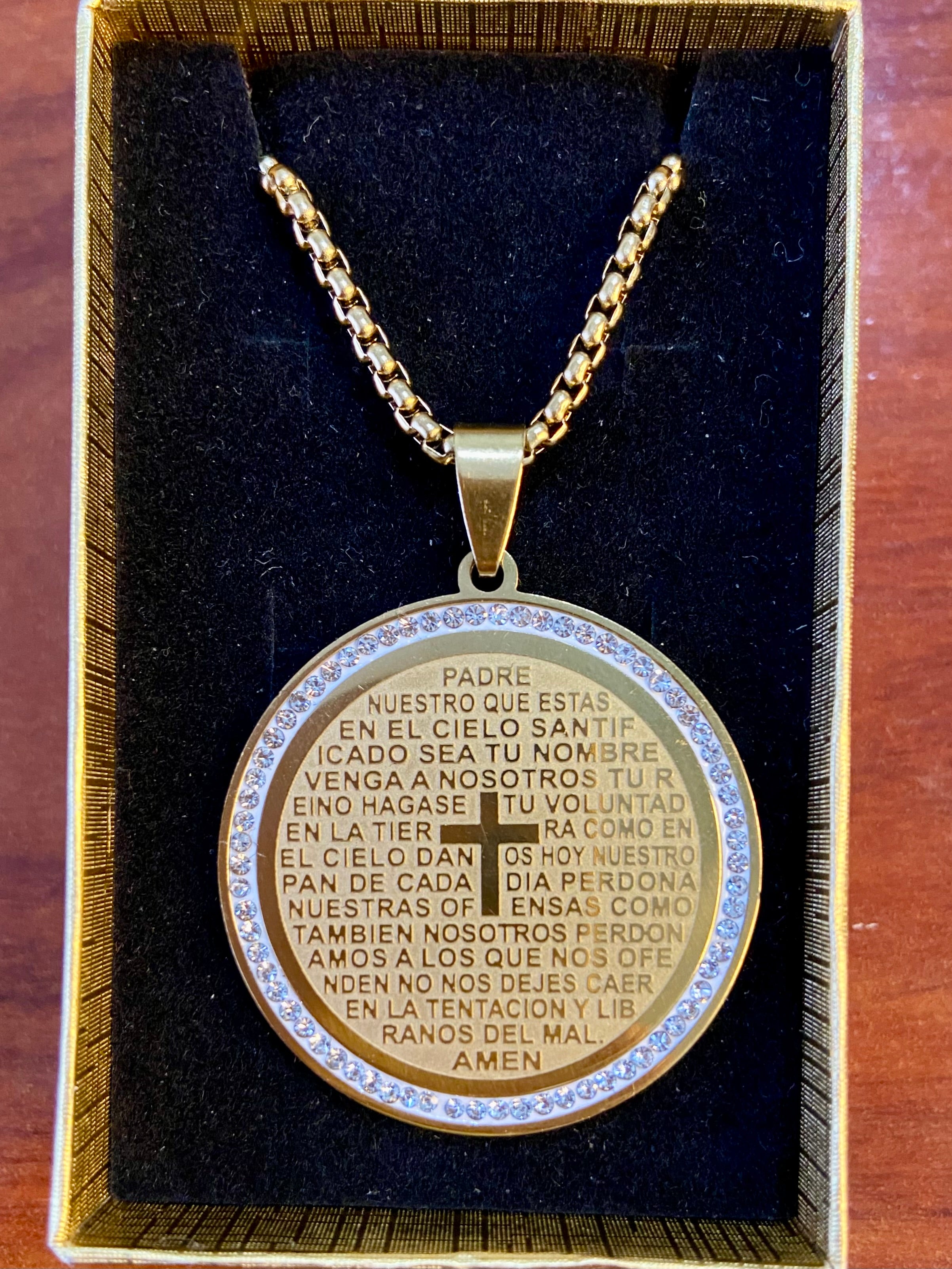 Cadena Padre Nuestro Dorada – Regalo Elegante y Duradero
