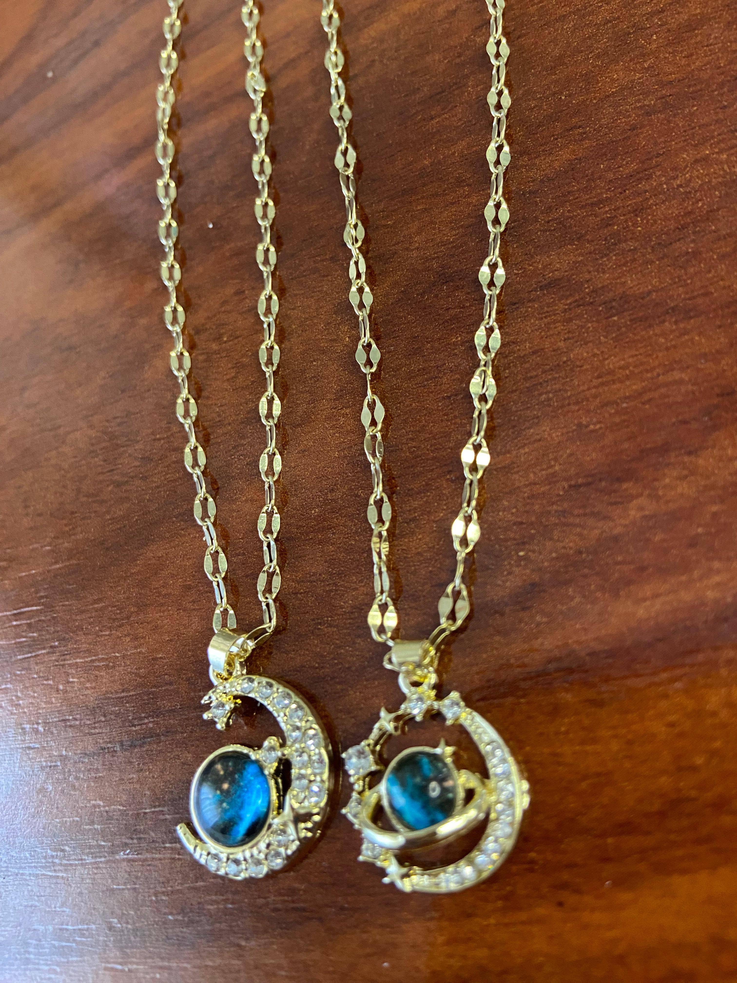 Conjunto de 2 Piezas de Collares con Colgante Unisex y Diseño de Luna Espacial, Acero Inoxidable