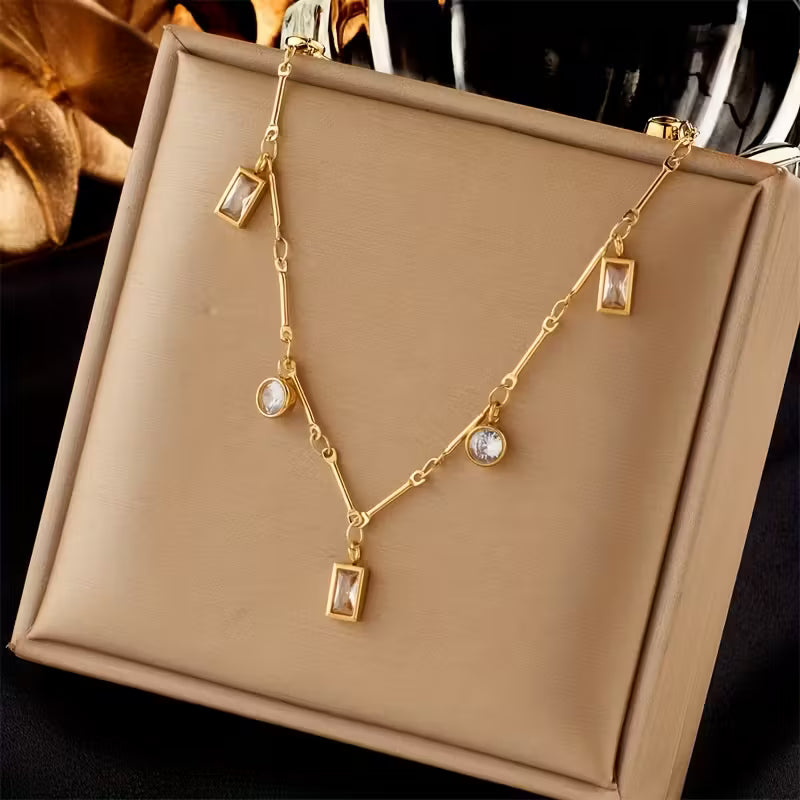 Collar Elegante de Estilo Francés